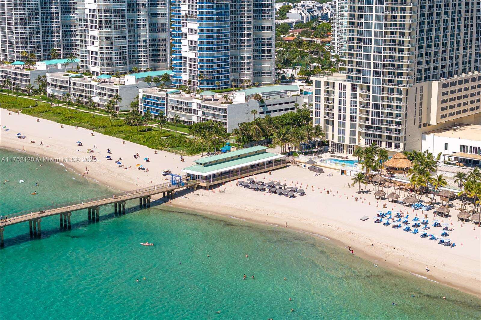 La Perla at 16699 Collins Ave, Sunny Isles Beach, FL 33160 - For Sale photo 27