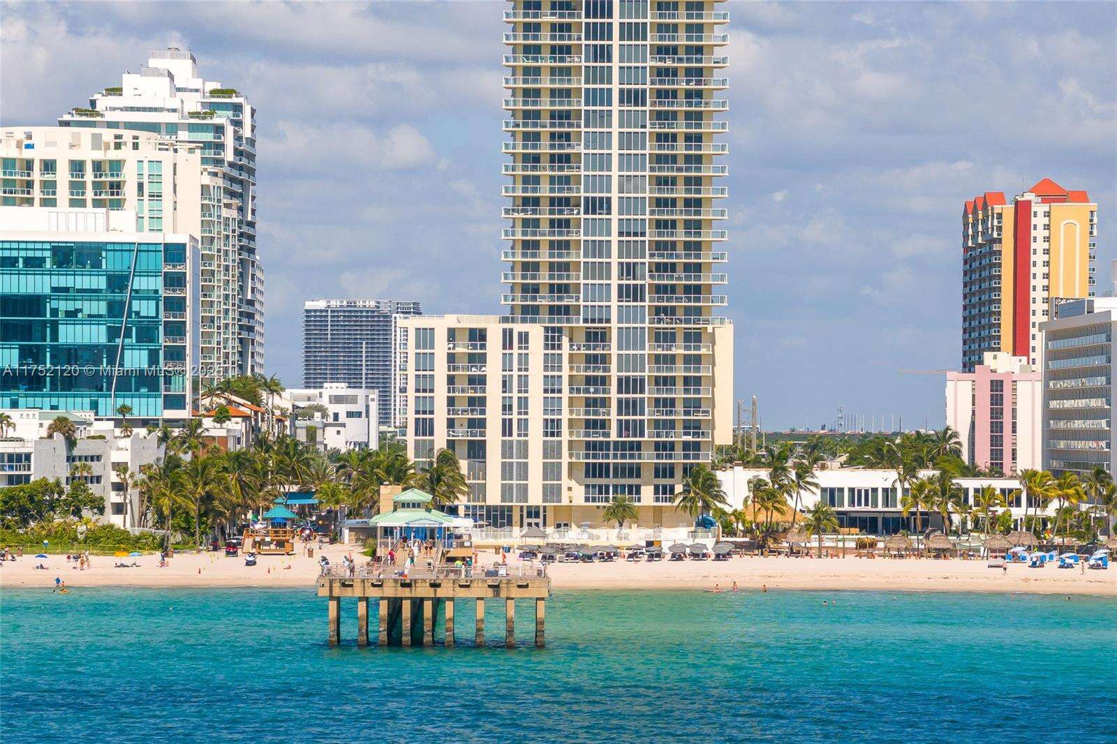 La Perla at 16699 Collins Ave, Sunny Isles Beach, FL 33160 - For Sale photo 30