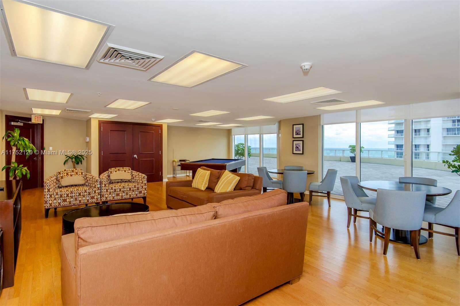 La Perla at 16699 Collins Ave, Sunny Isles Beach, FL 33160 - For Sale photo 40