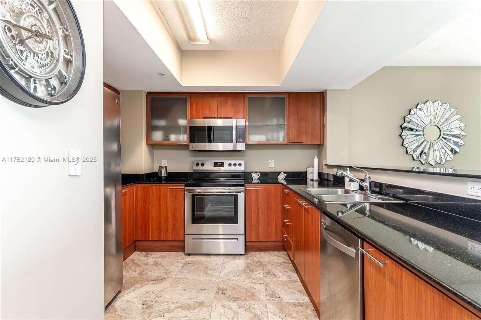La Perla at 16699 Collins Ave, Sunny Isles Beach, FL 33160 - For Sale photo 8
