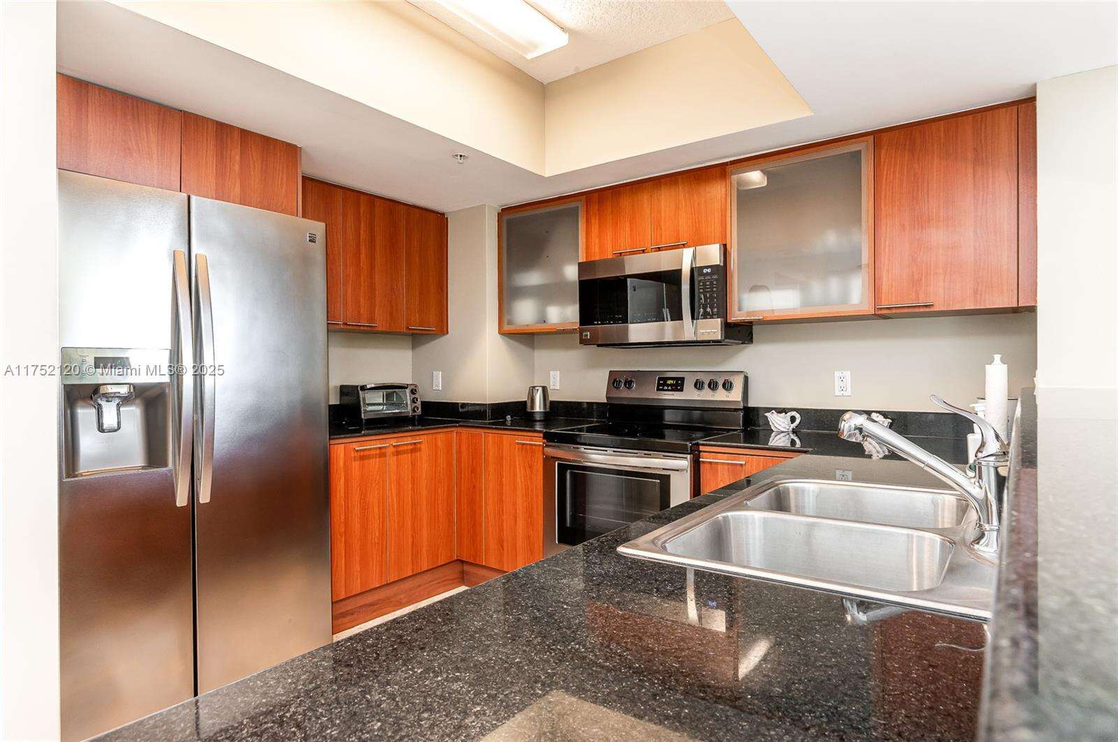 La Perla at 16699 Collins Ave, Sunny Isles Beach, FL 33160 - For Sale photo 9