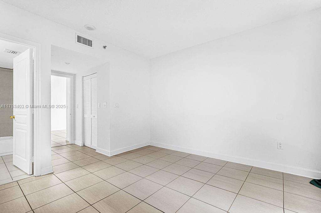 Mirage at 8925 Collins Ave, Surfside, FL 33154 - For Sale photo 15