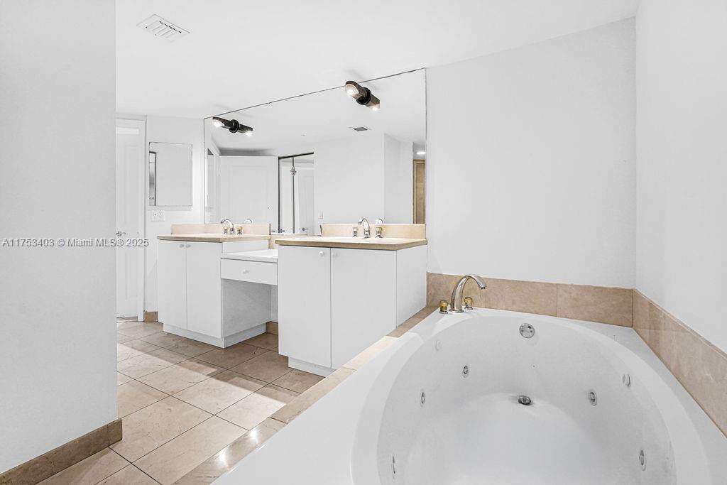 Mirage at 8925 Collins Ave, Surfside, FL 33154 - For Sale photo 25