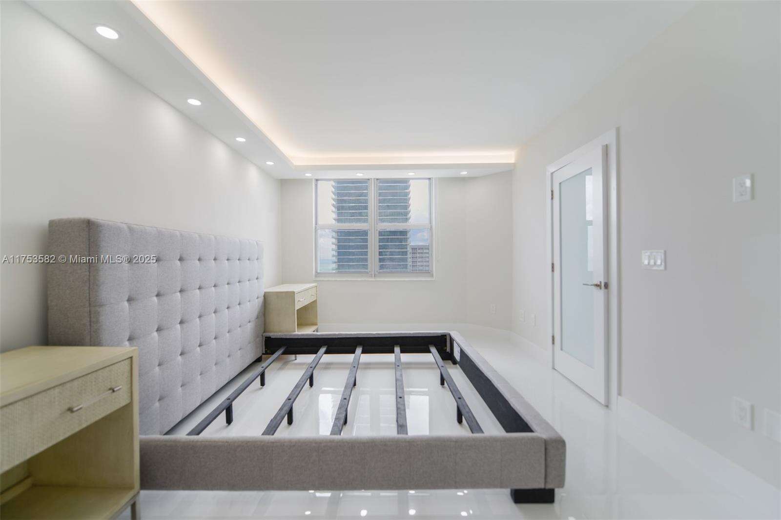 The Hemispheres at 1950 Ocean Dr, Hallandale Beach, FL 33009 - For Sale photo 20
