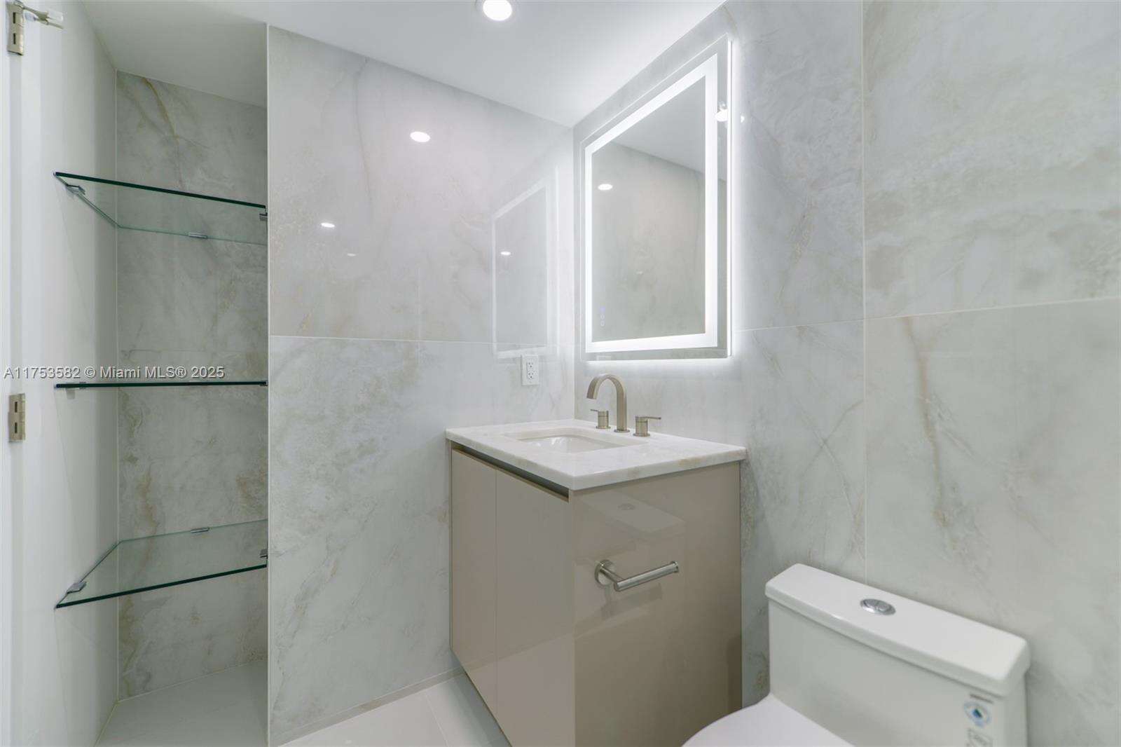 The Hemispheres at 1950 Ocean Dr, Hallandale Beach, FL 33009 - For Sale photo 23