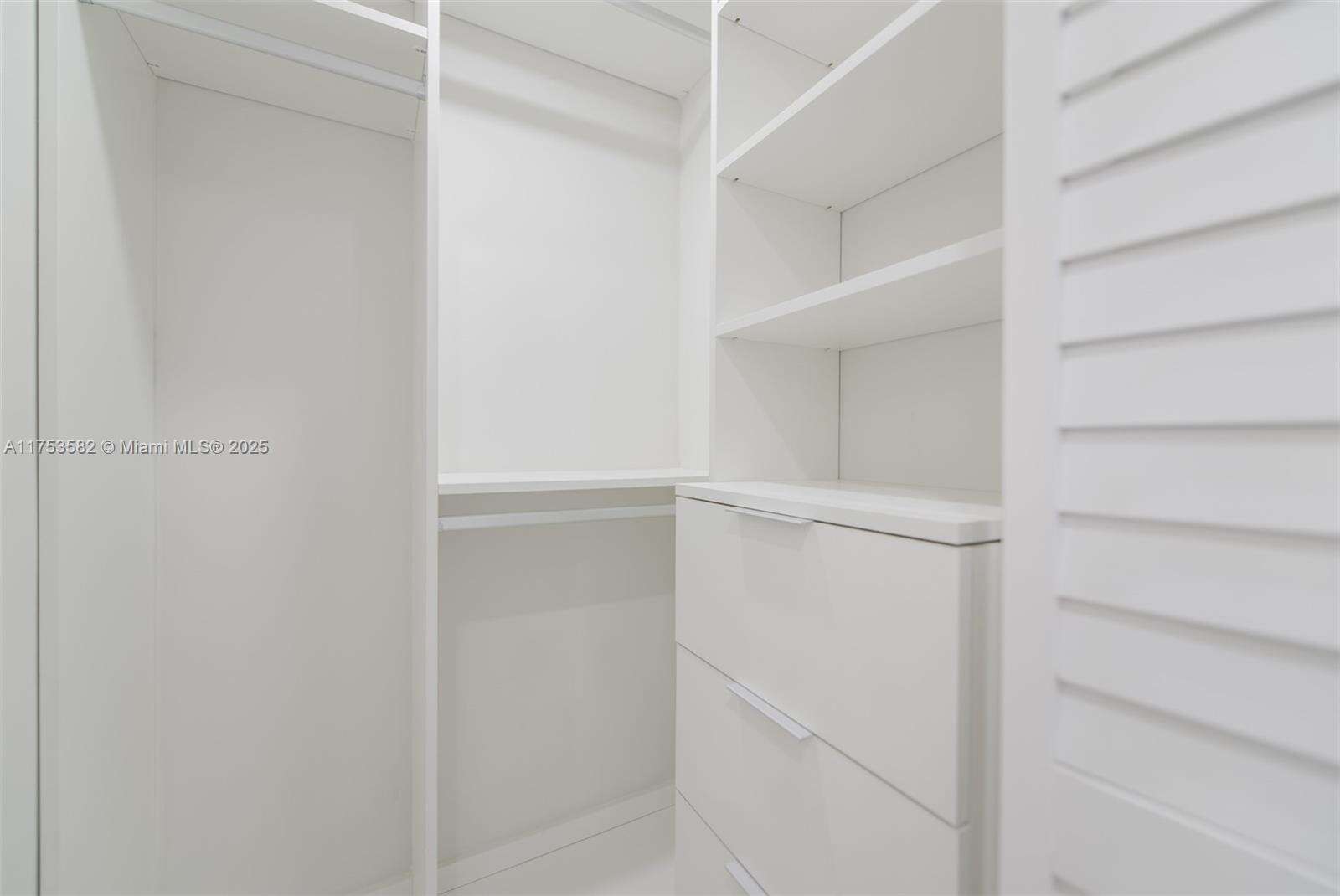 The Hemispheres at 1950 Ocean Dr, Hallandale Beach, FL 33009 - For Sale photo 26