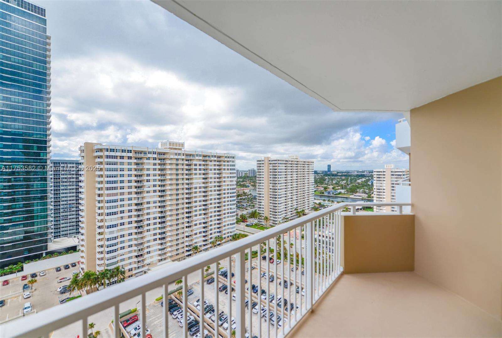 The Hemispheres at 1950 Ocean Dr, Hallandale Beach, FL 33009 - For Sale photo 28