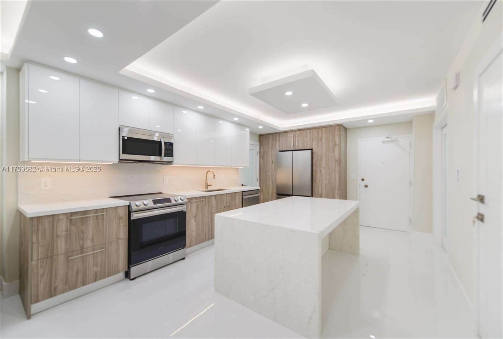 The Hemispheres at 1950 Ocean Dr, Hallandale Beach, FL 33009 - For Sale photo 10