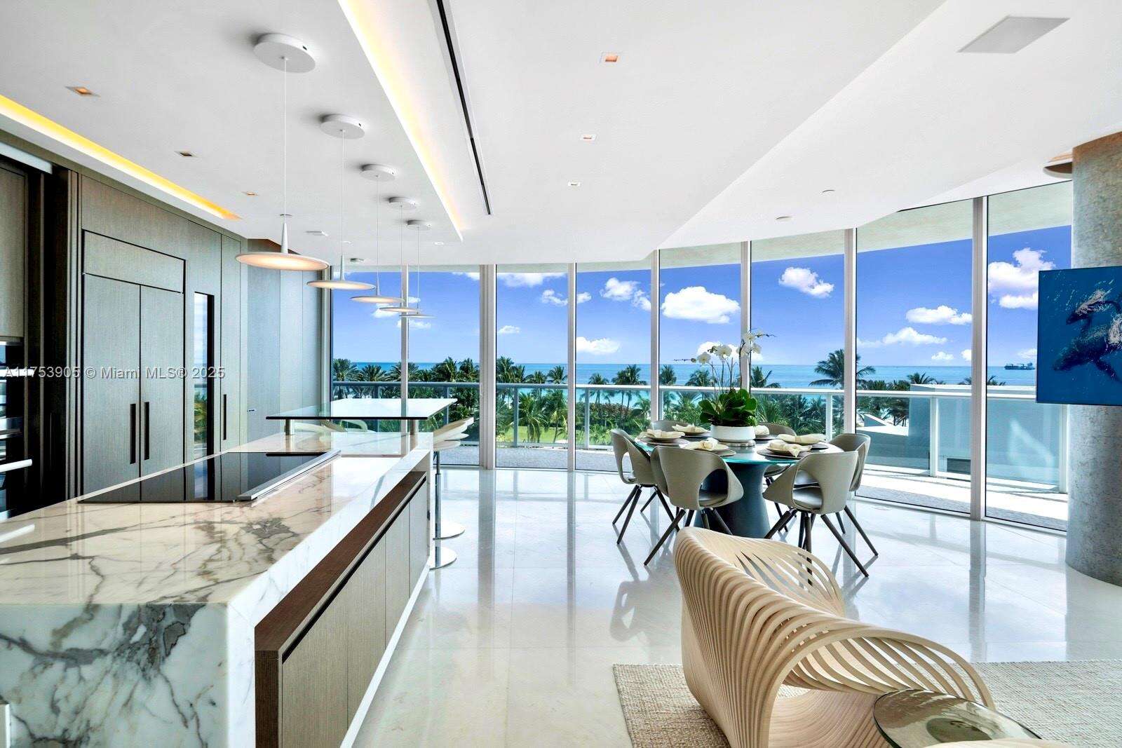 CONTINUUM ON SOUTH BEACH CONDO THE SOUTH TOWER - 100 Pointe Dr, Miami Beach, FL 33139 | Picture 2