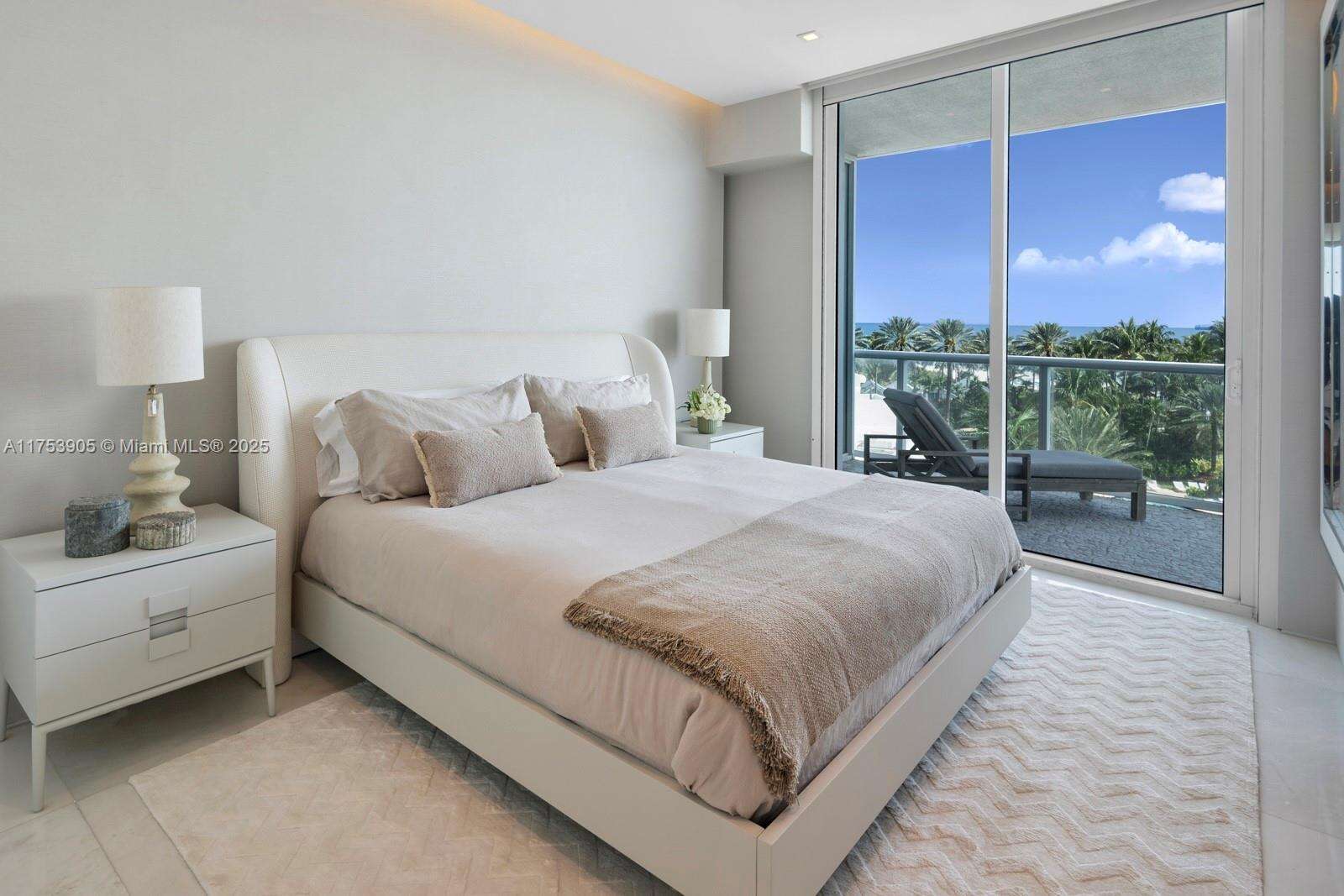 CONTINUUM ON SOUTH BEACH CONDO THE SOUTH TOWER - 100 Pointe Dr, Miami Beach, FL 33139 | Picture 14
