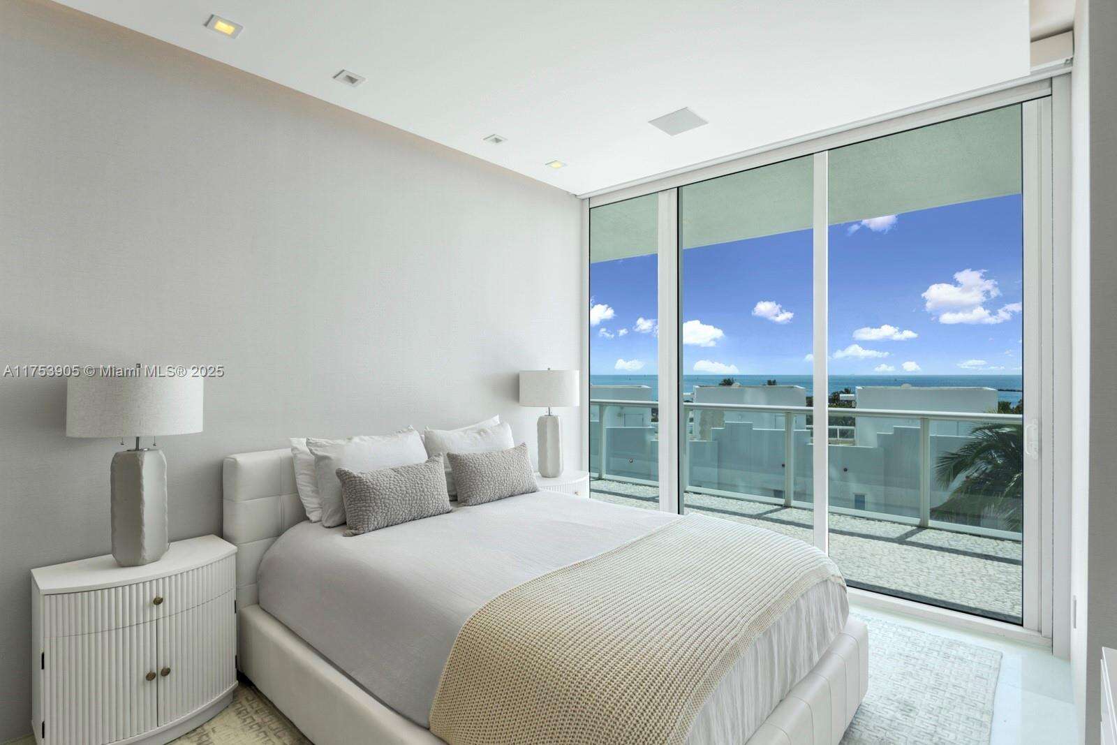 CONTINUUM ON SOUTH BEACH CONDO THE SOUTH TOWER - 100 Pointe Dr, Miami Beach, FL 33139 | Picture 19