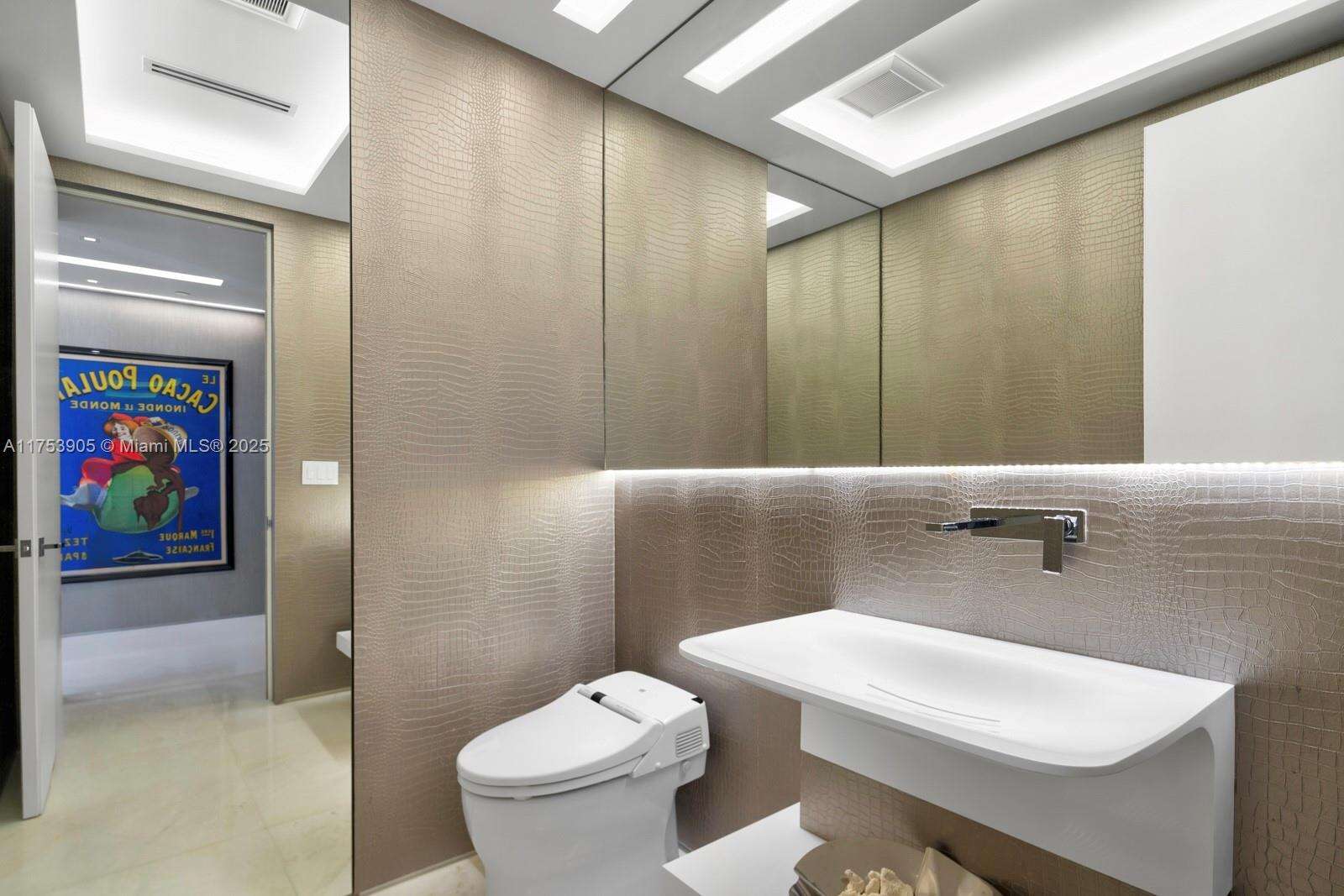 CONTINUUM ON SOUTH BEACH CONDO THE SOUTH TOWER - 100 Pointe Dr, Miami Beach, FL 33139 | Picture 24