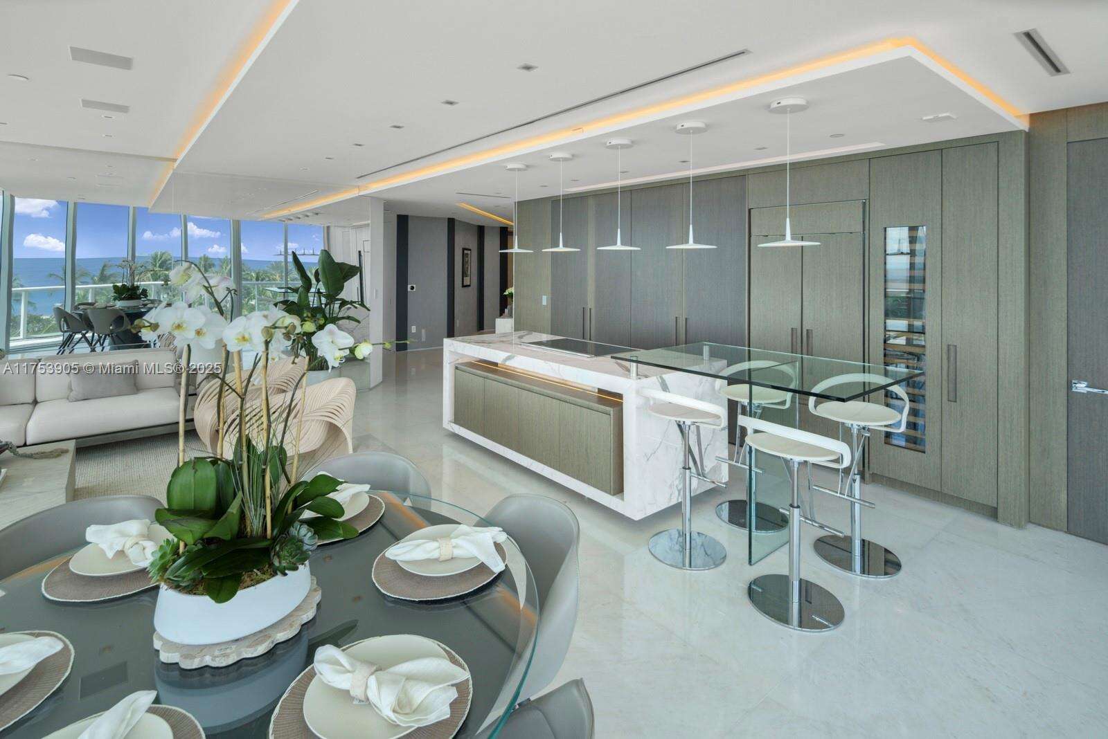 CONTINUUM ON SOUTH BEACH CONDO THE SOUTH TOWER - 100 Pointe Dr, Miami Beach, FL 33139 | Picture 7