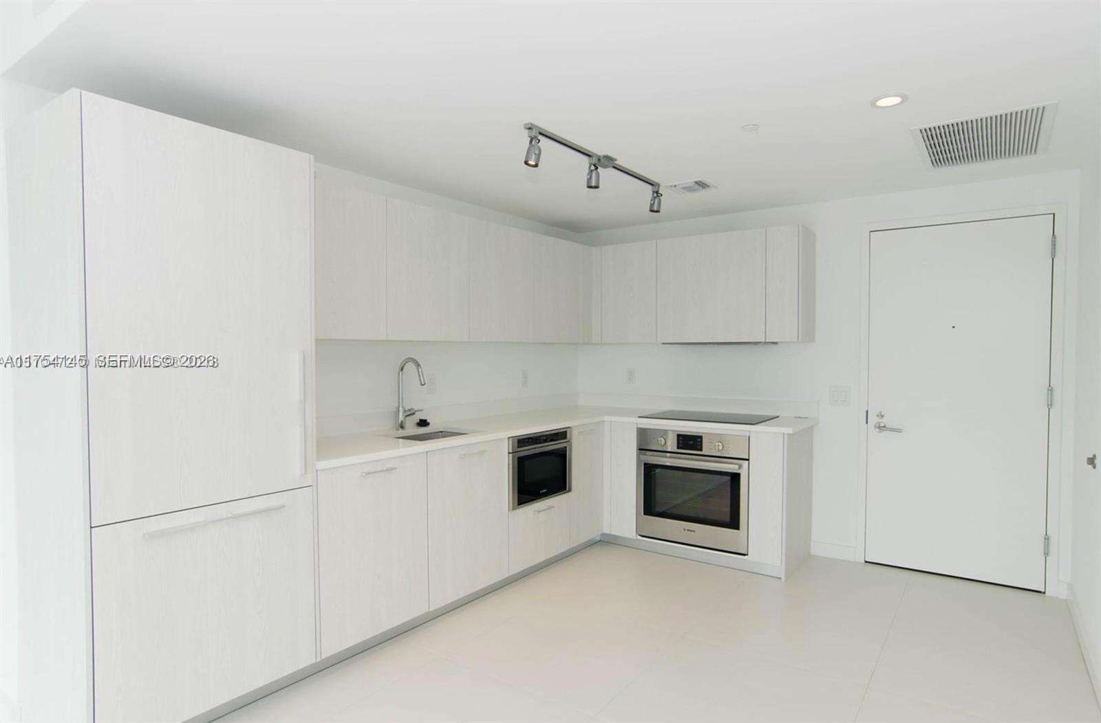 Paraiso Bayviews at 501 31 St, Miami, FL 33137 - For Sale photo 3