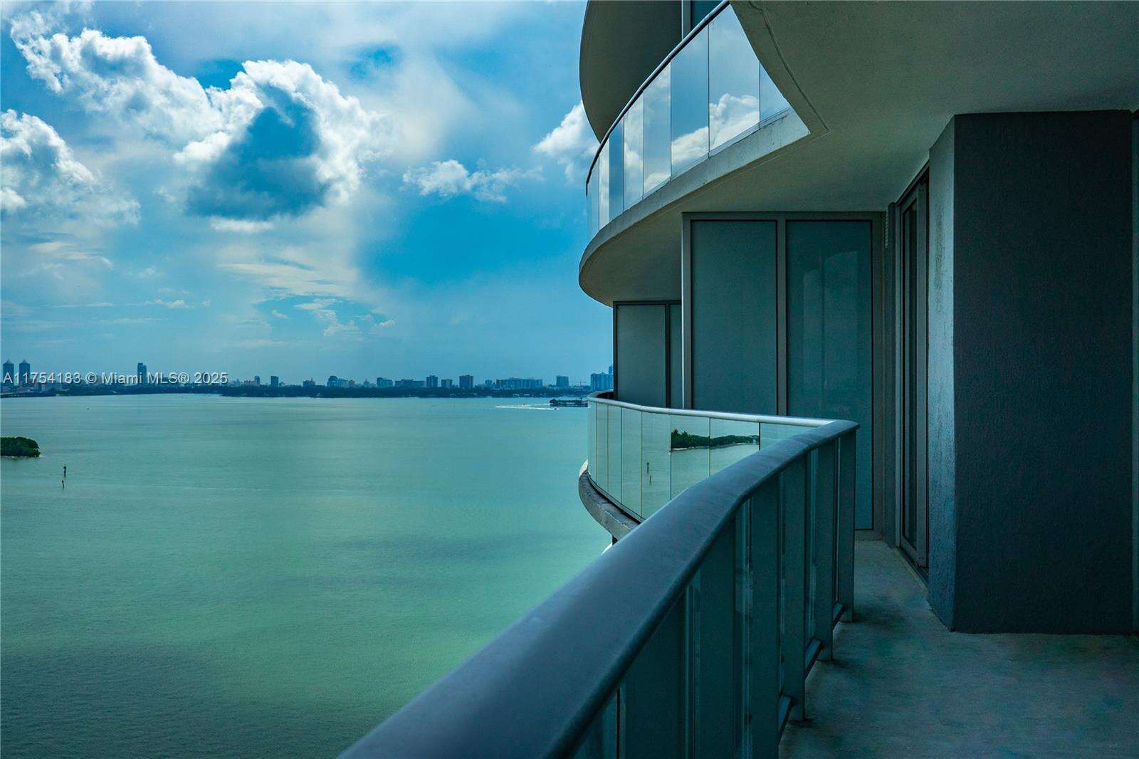 Aria On The Bay at 488 18 St, Miami, FL 33132 - For Sale photo 1