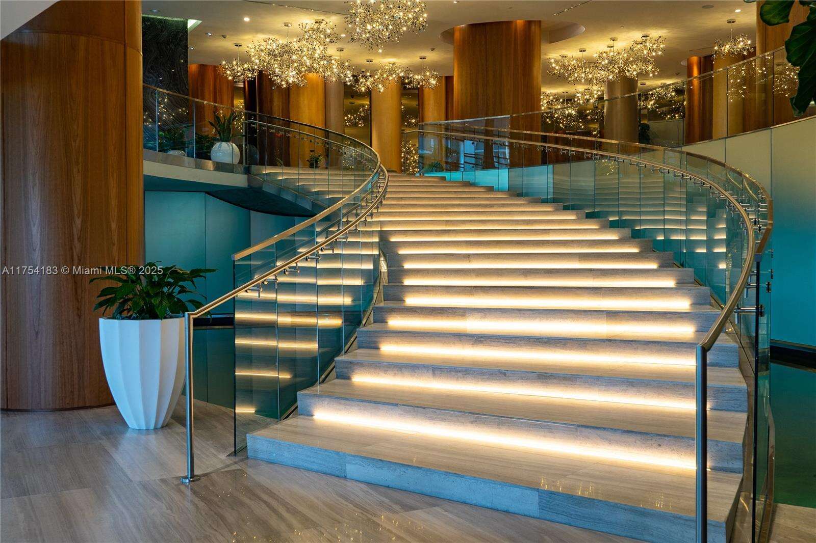 Aria On The Bay at 488 18 St, Miami, FL 33132 - For Sale photo 2