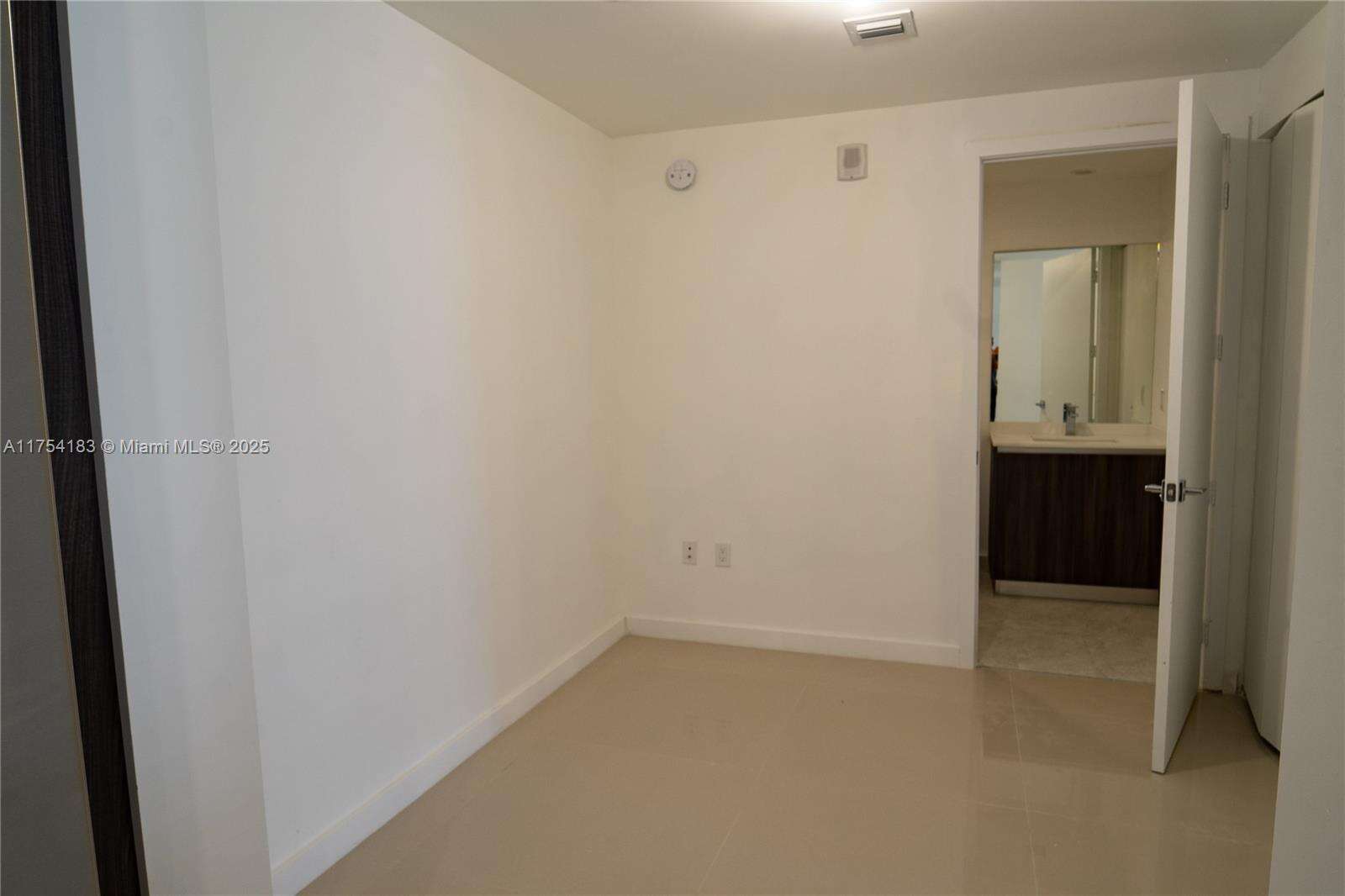 Aria On The Bay at 488 18 St, Miami, FL 33132 - For Sale photo 13