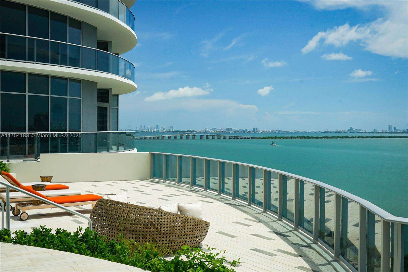 Aria On The Bay at 488 18 St, Miami, FL 33132 - For Sale photo 9