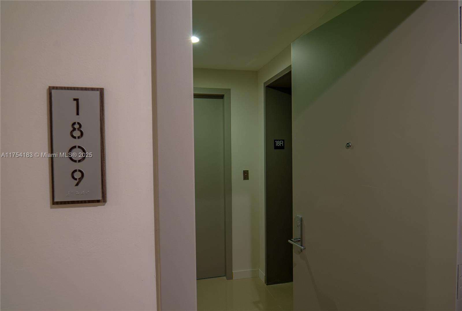 Aria On The Bay at 488 18 St, Miami, FL 33132 - For Sale photo 10