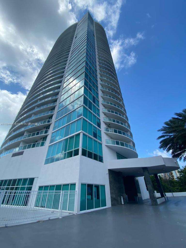 Skyline On Brickell at 2101 Brickell Ave, Miami, FL 33129 - For Sale photo 12
