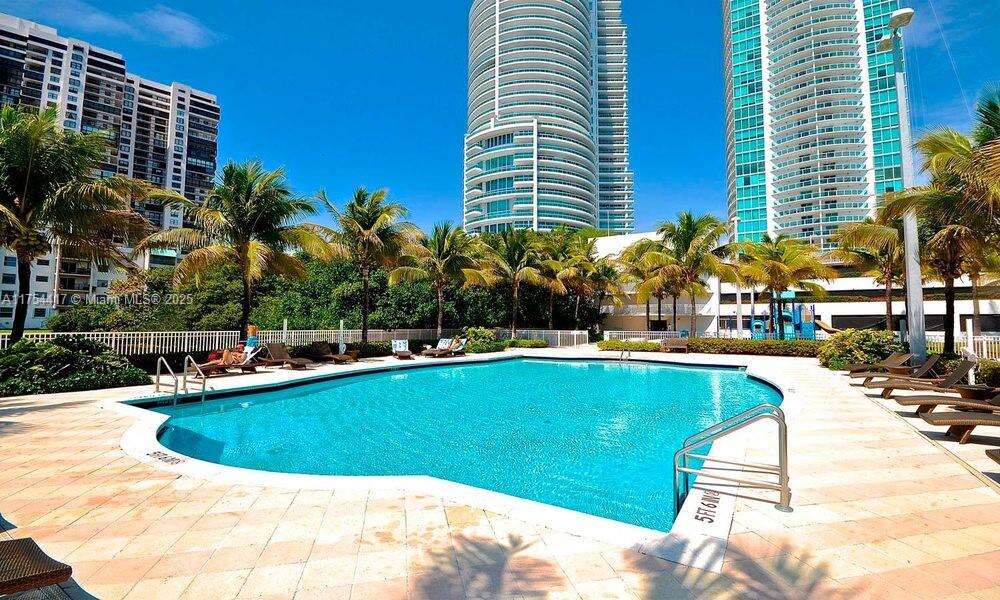 Skyline On Brickell at 2101 Brickell Ave, Miami, FL 33129 - For Sale photo 14