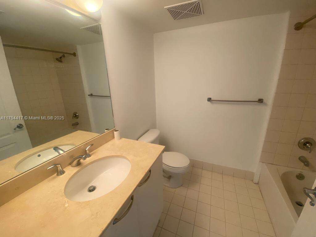 Skyline On Brickell at 2101 Brickell Ave, Miami, FL 33129 - For Sale photo 3