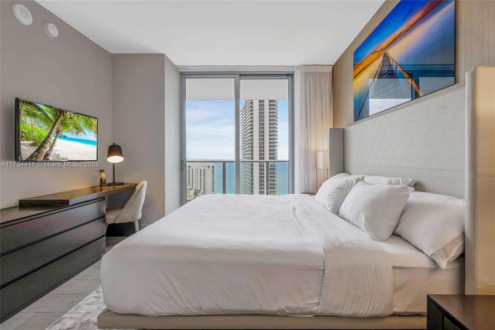 Hyde Beach House at 4010 Ocean Dr, Hollywood, FL 33019 - For Sale photo 12