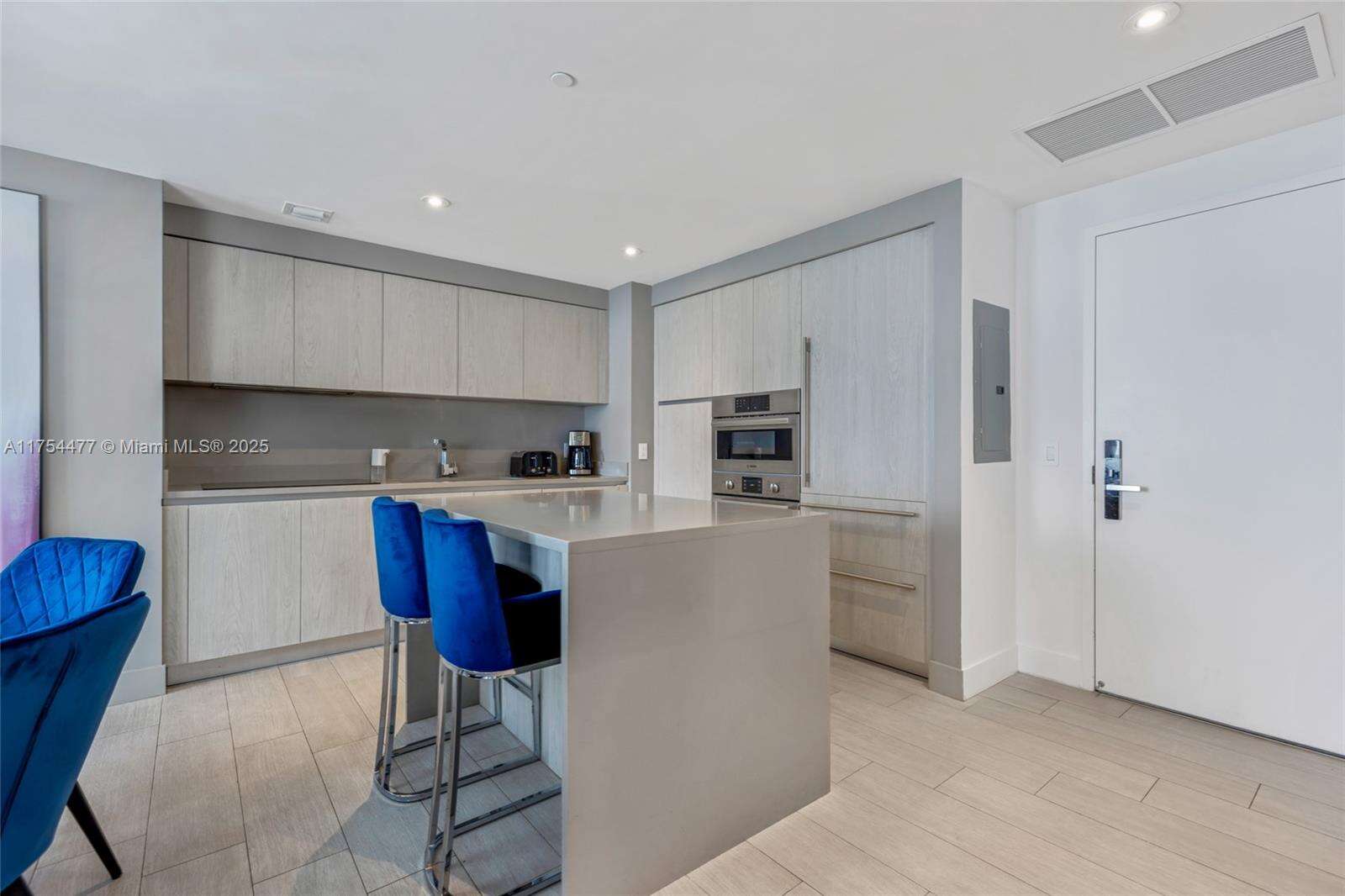 Hyde Beach House at 4010 Ocean Dr, Hollywood, FL 33019 - For Sale photo 16