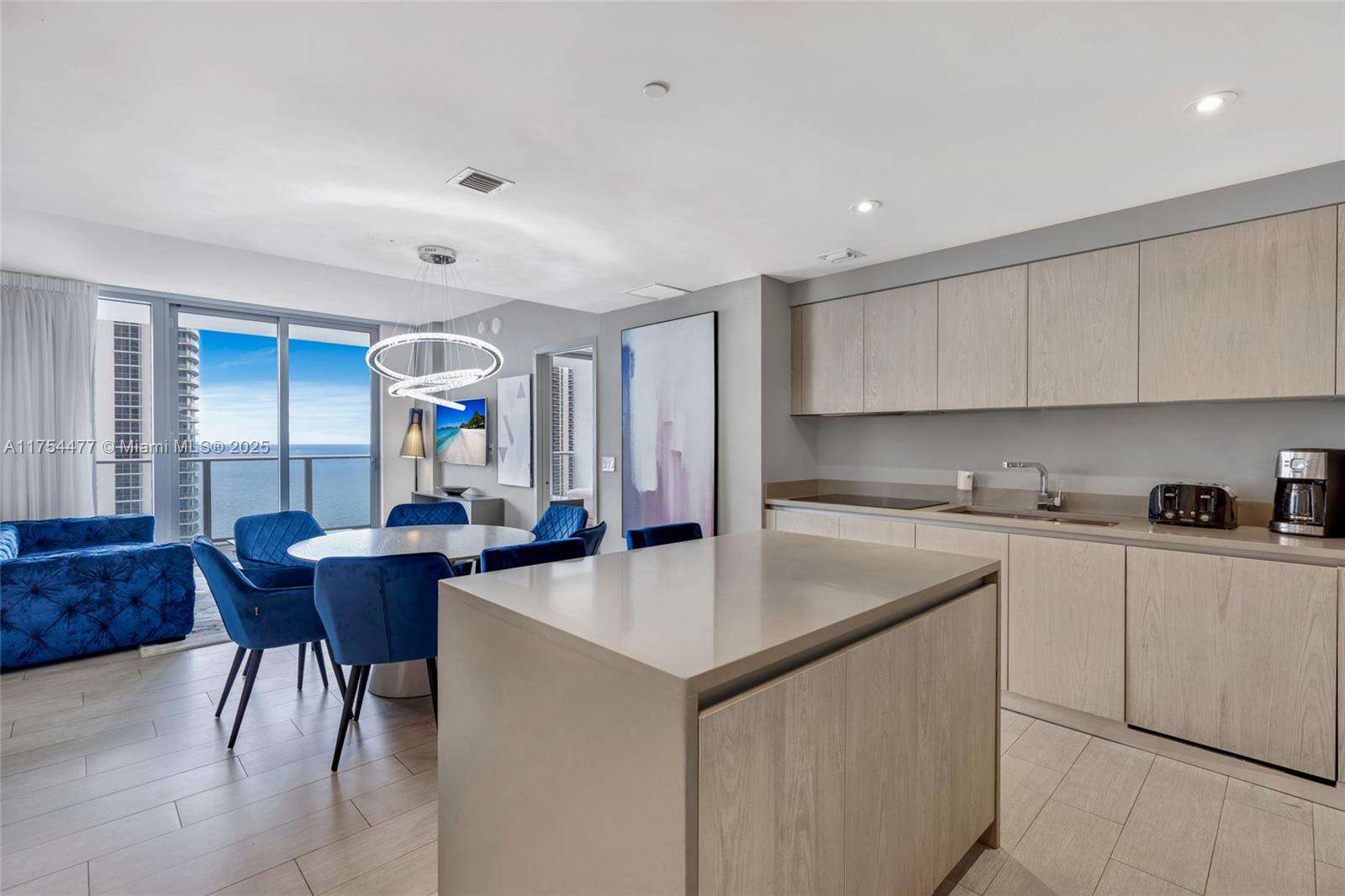Hyde Beach House at 4010 Ocean Dr, Hollywood, FL 33019 - For Sale photo 18