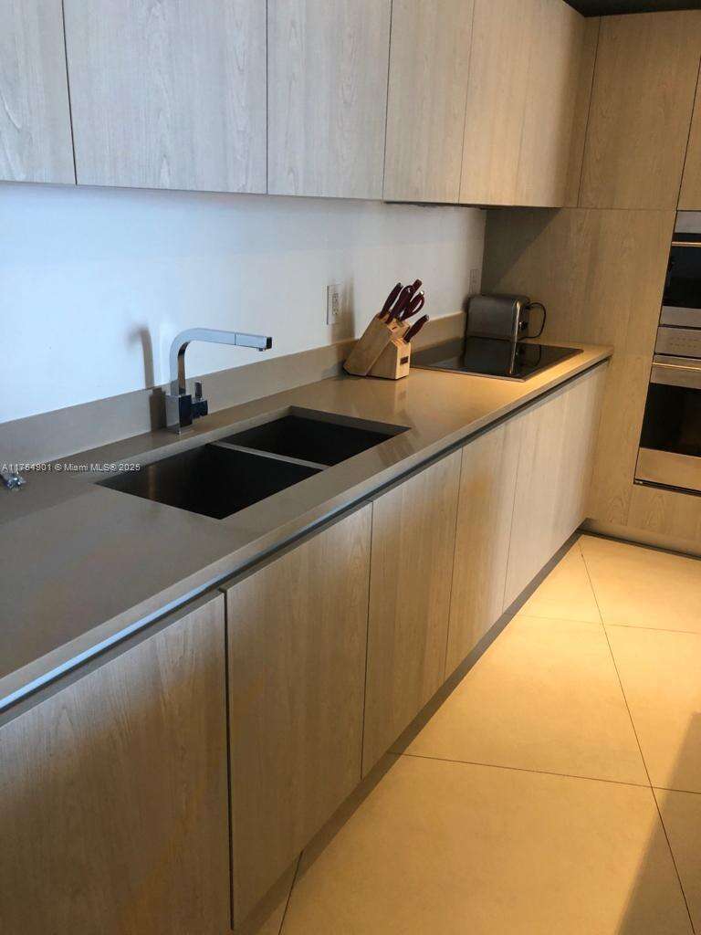 Hyde Resort at 4111 Ocean Dr, Hollywood, FL 33019 - For Sale photo 16