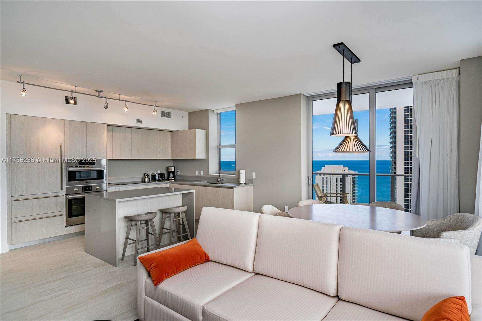 Hyde Beach House at 4010 Ocean Dr, Hollywood, FL 33019 - For Sale photo 11