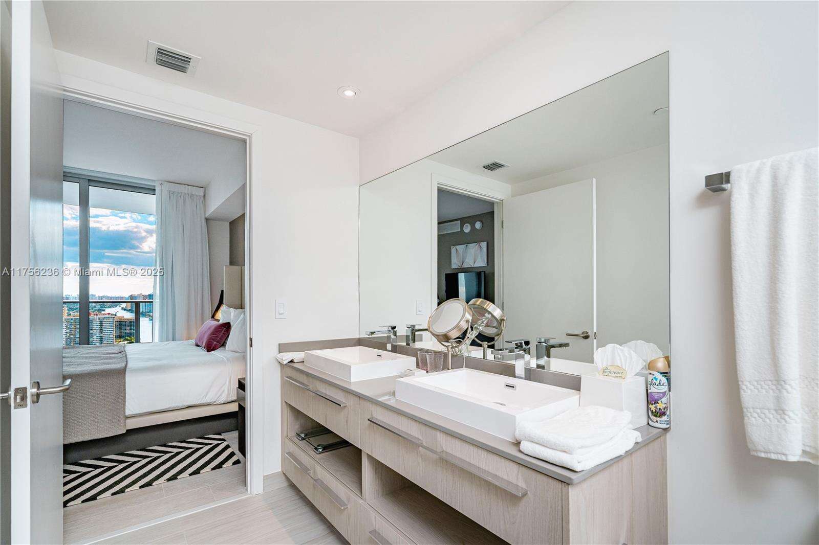 Hyde Beach House at 4010 Ocean Dr, Hollywood, FL 33019 - For Sale photo 23