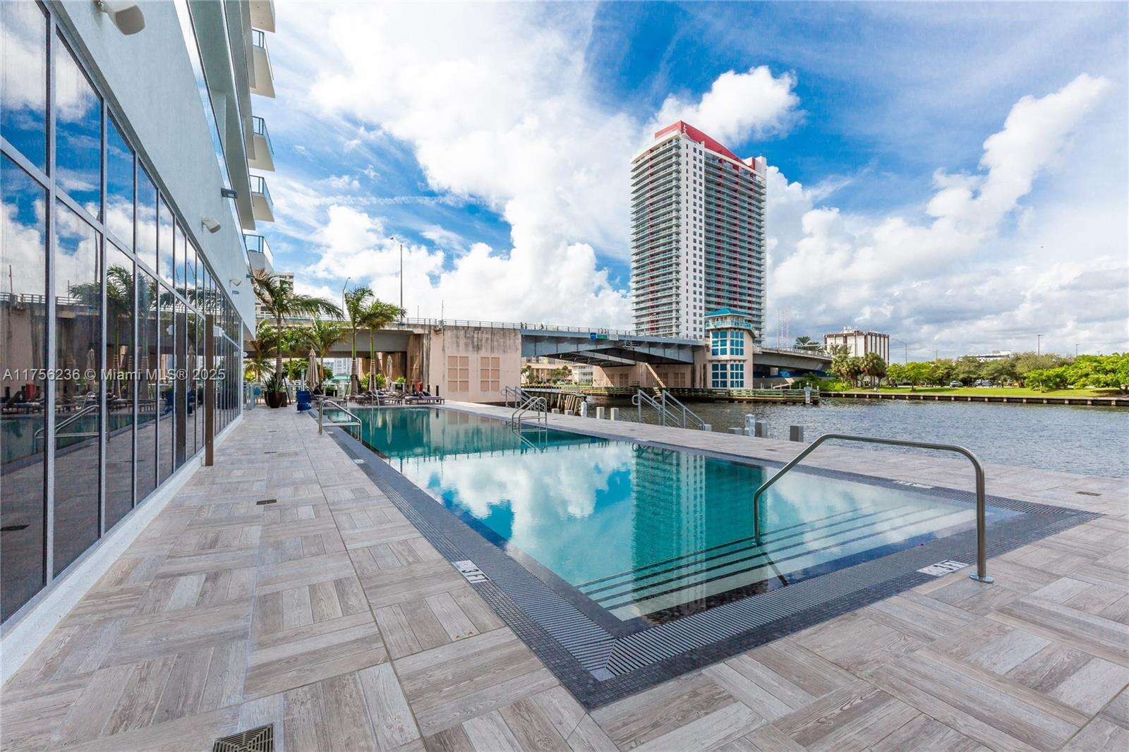 Hyde Beach House at 4010 Ocean Dr, Hollywood, FL 33019 - For Sale photo 30