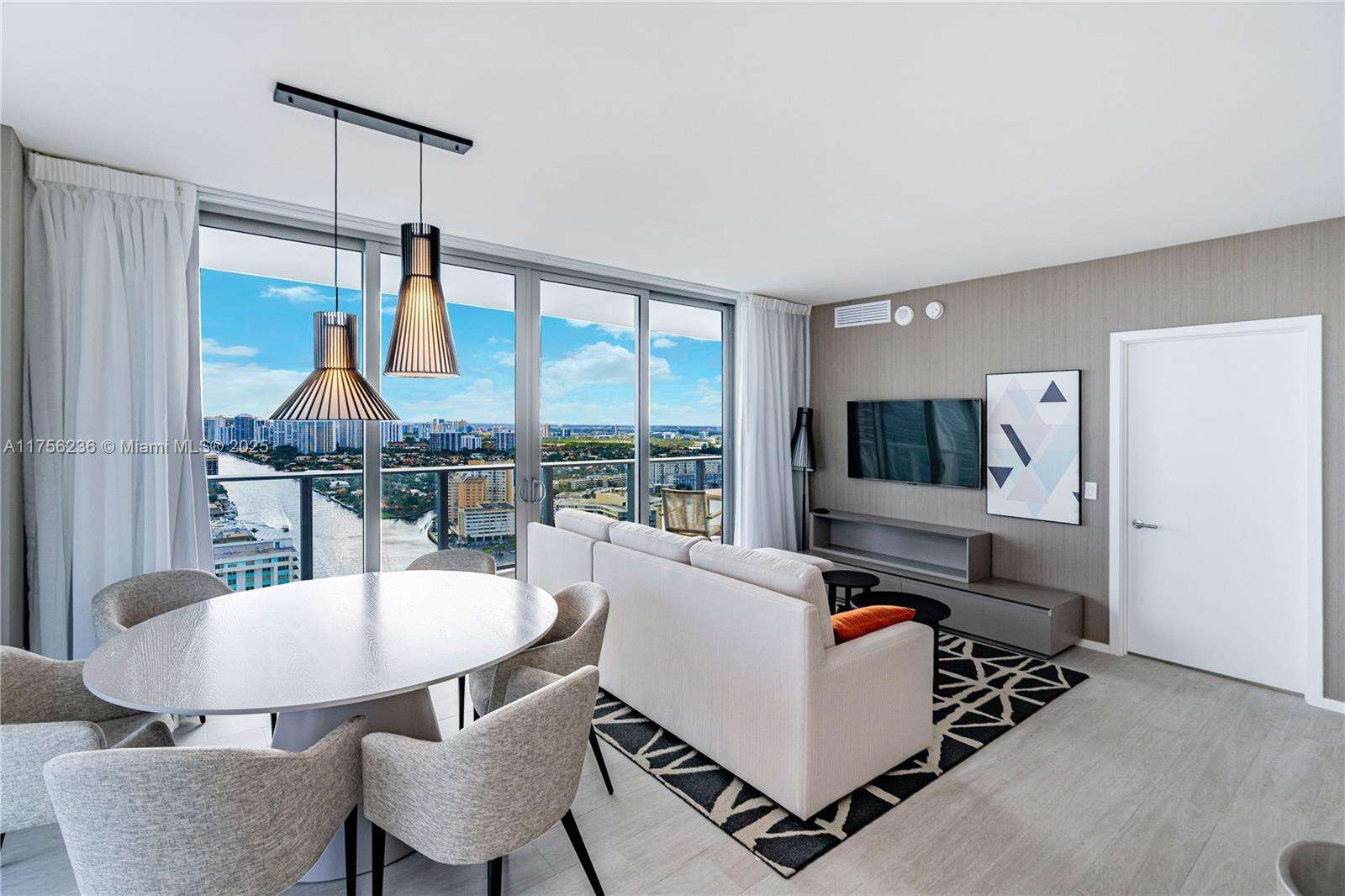 Hyde Beach House at 4010 Ocean Dr, Hollywood, FL 33019 - For Sale photo 7