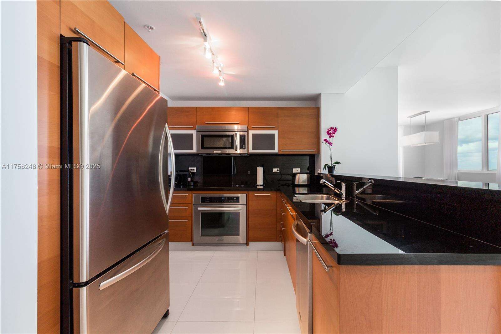Vizcayne South at 253 2 St, Miami, FL 33132 - For Sale photo 11