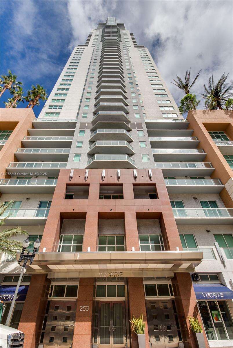 Vizcayne South at 253 2 St, Miami, FL 33132 - For Sale photo 24