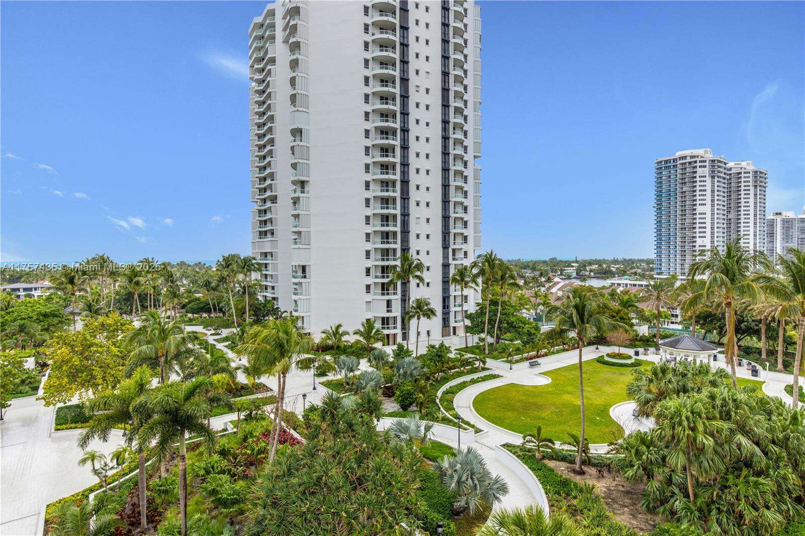 South Tower At The Point at 21055 Yacht Club Dr, Aventura, FL 33180 - For Sale photo 16