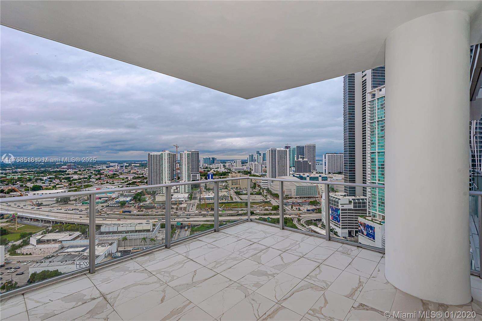 Paramount Miami Worldcenter at 851 1st Ave, Miami, FL 33132 - For Sale photo 1
