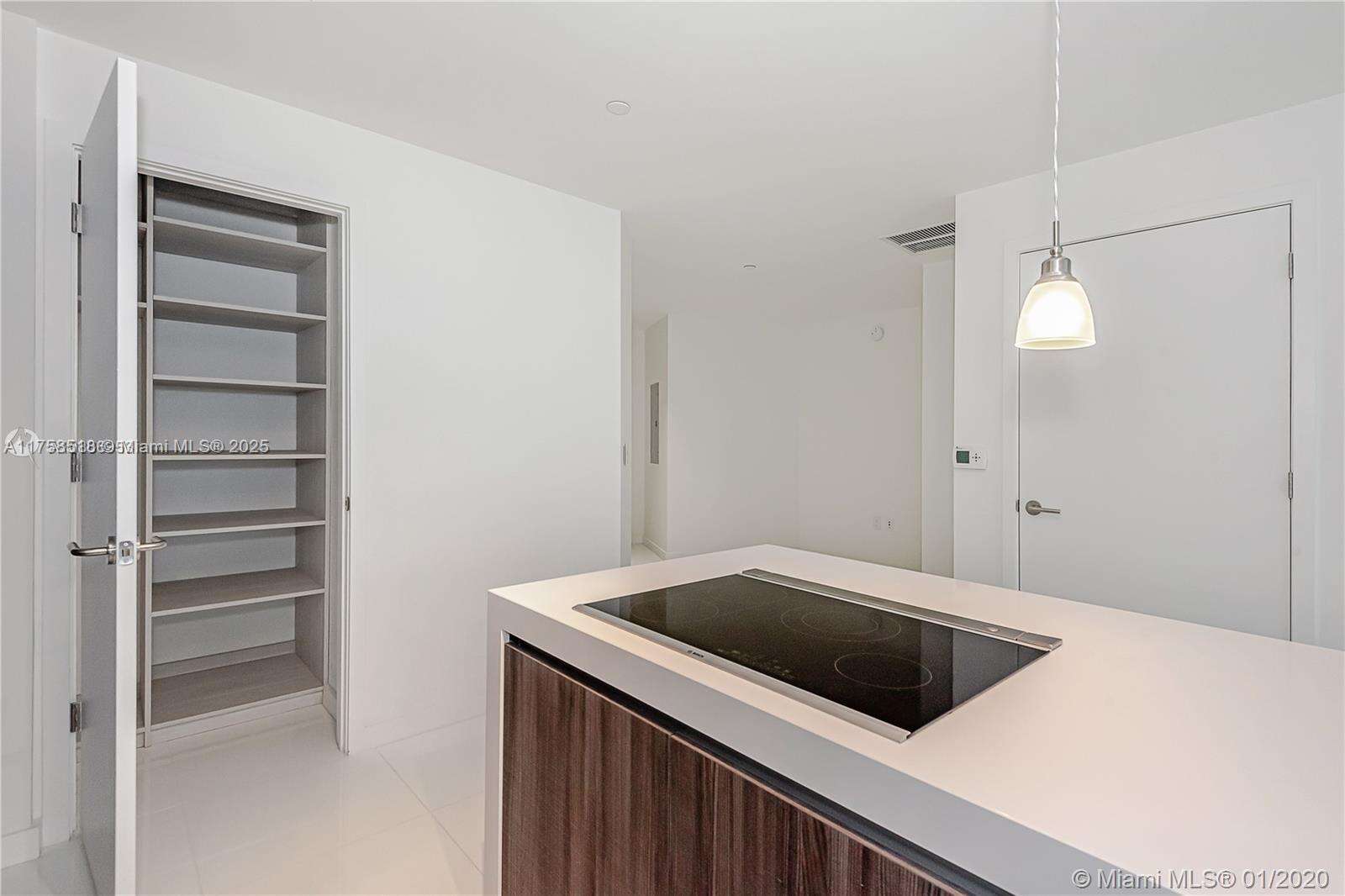 Paramount Miami Worldcenter at 851 1st Ave, Miami, FL 33132 - For Sale photo 11
