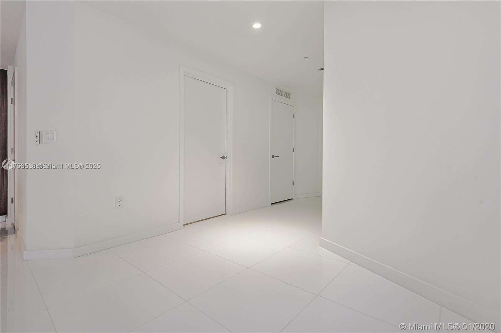 Paramount Miami Worldcenter at 851 1st Ave, Miami, FL 33132 - For Sale photo 13