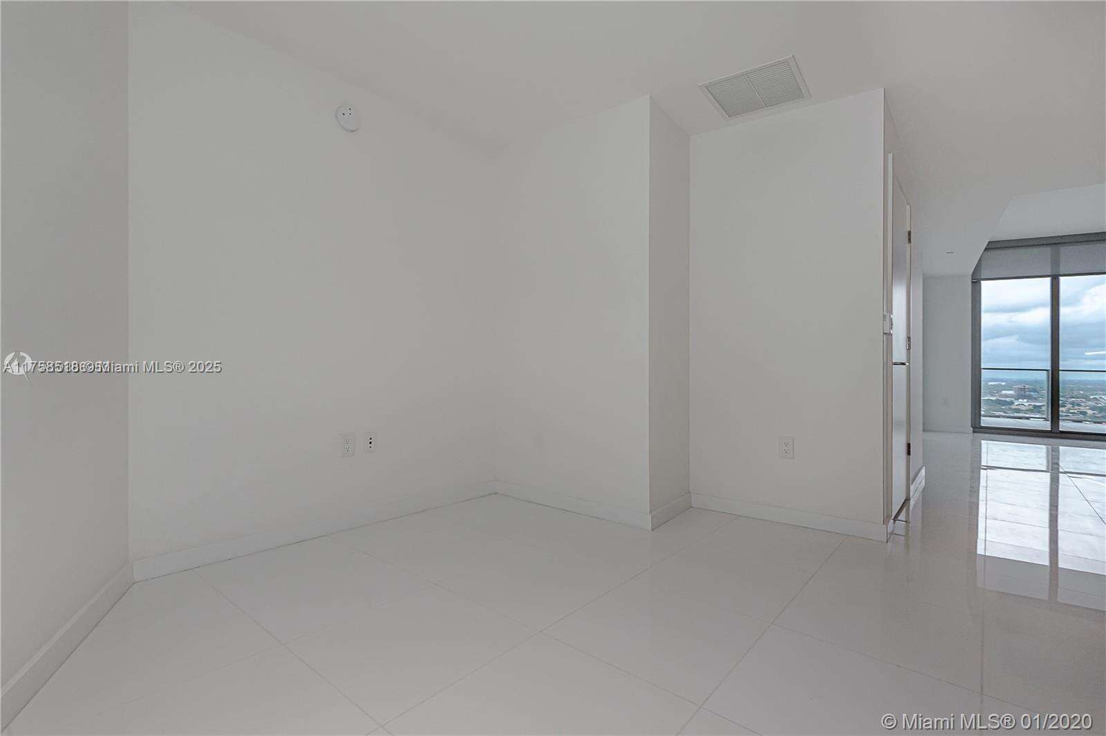 Paramount Miami Worldcenter at 851 1st Ave, Miami, FL 33132 - For Sale photo 14