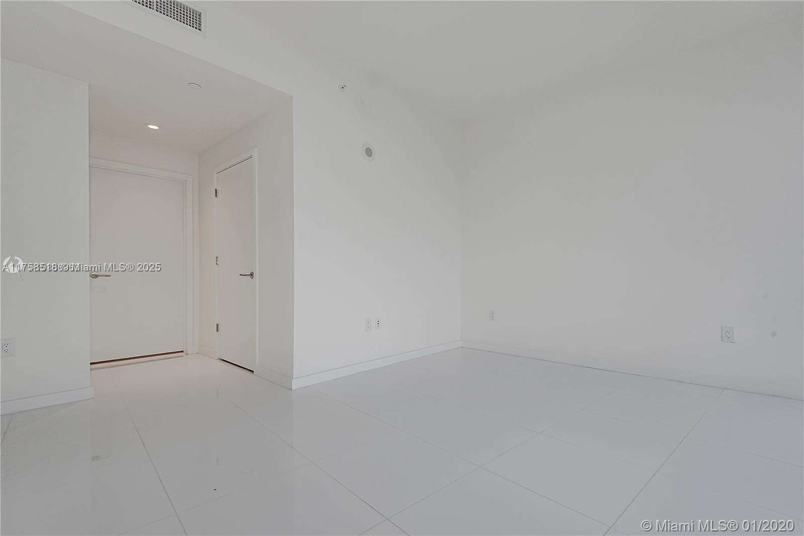 Paramount Miami Worldcenter at 851 1st Ave, Miami, FL 33132 - For Sale photo 18