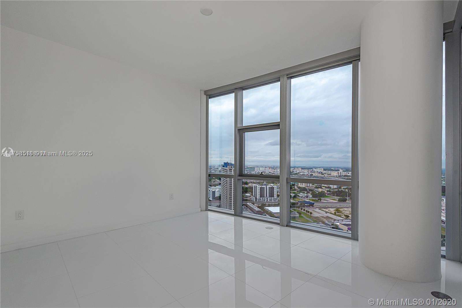 Paramount Miami Worldcenter at 851 1st Ave, Miami, FL 33132 - For Sale photo 21