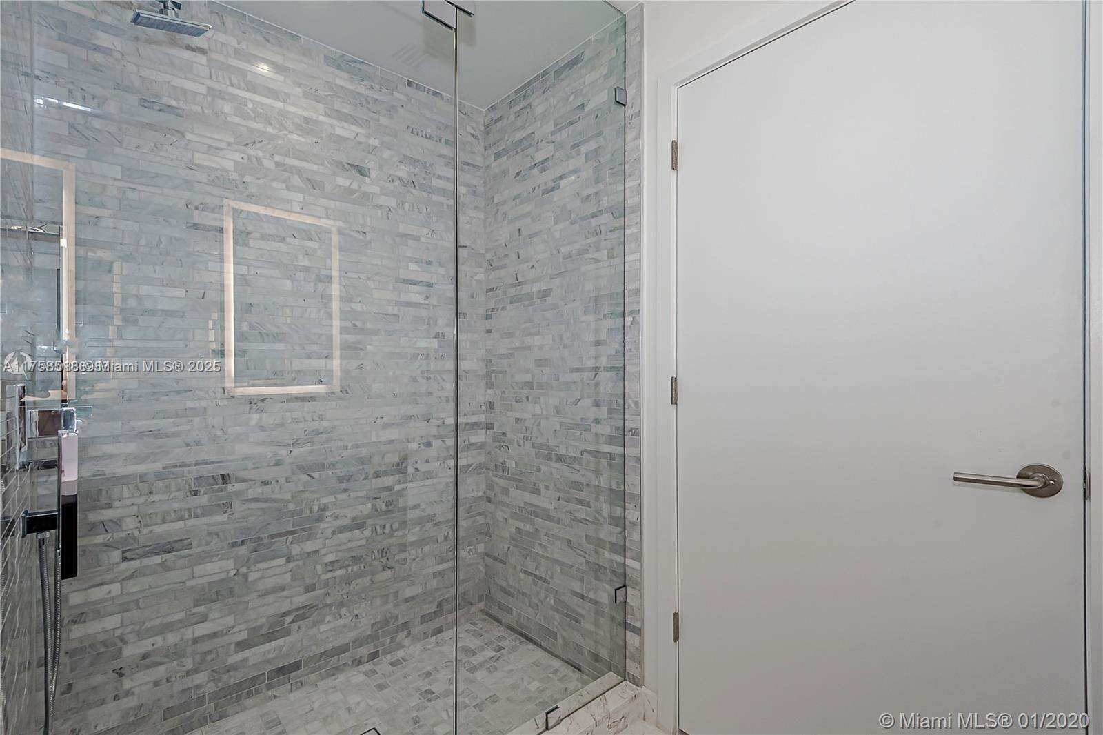 Paramount Miami Worldcenter at 851 1st Ave, Miami, FL 33132 - For Sale photo 23