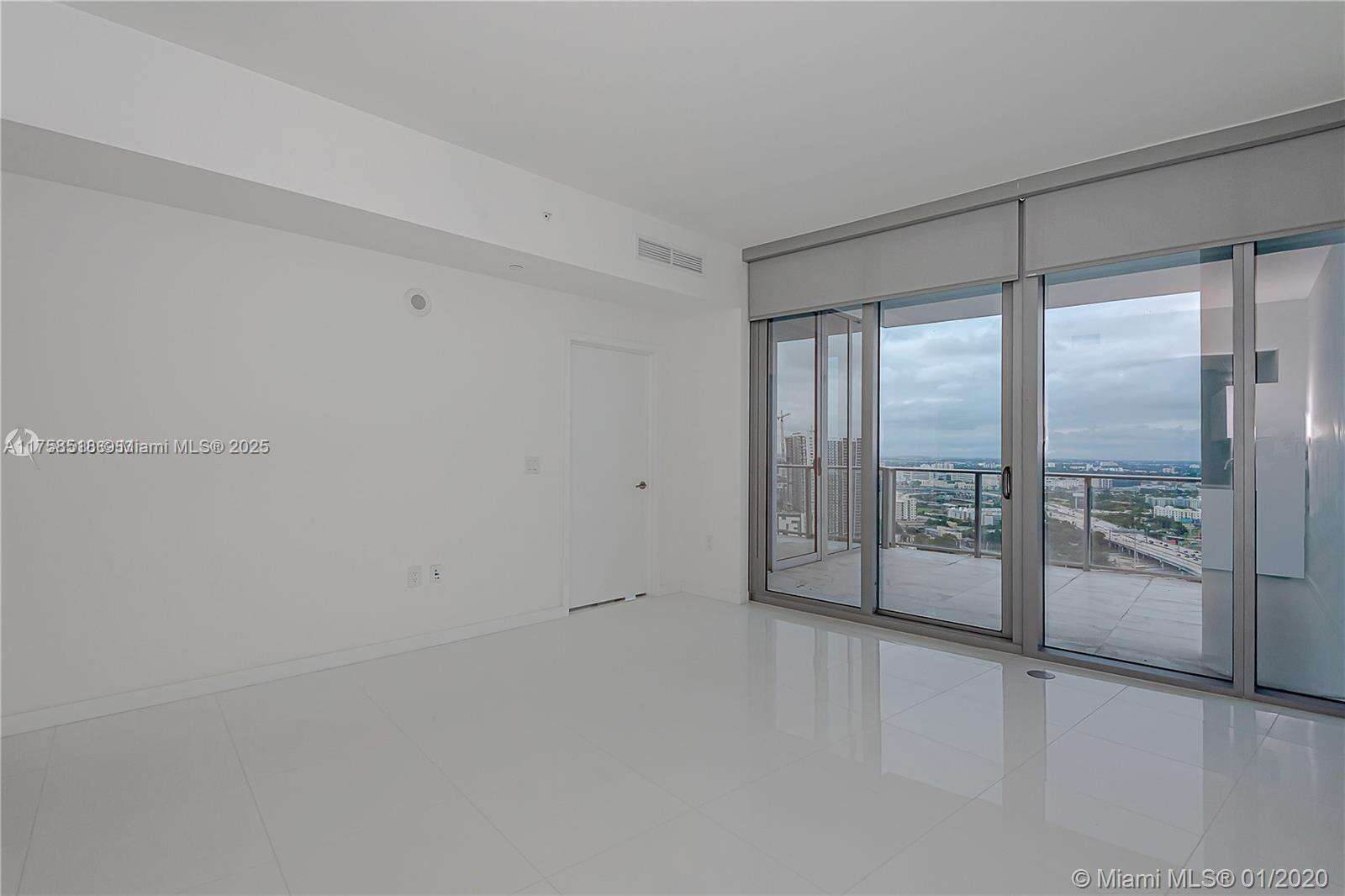 Paramount Miami Worldcenter at 851 1st Ave, Miami, FL 33132 - For Sale photo 4