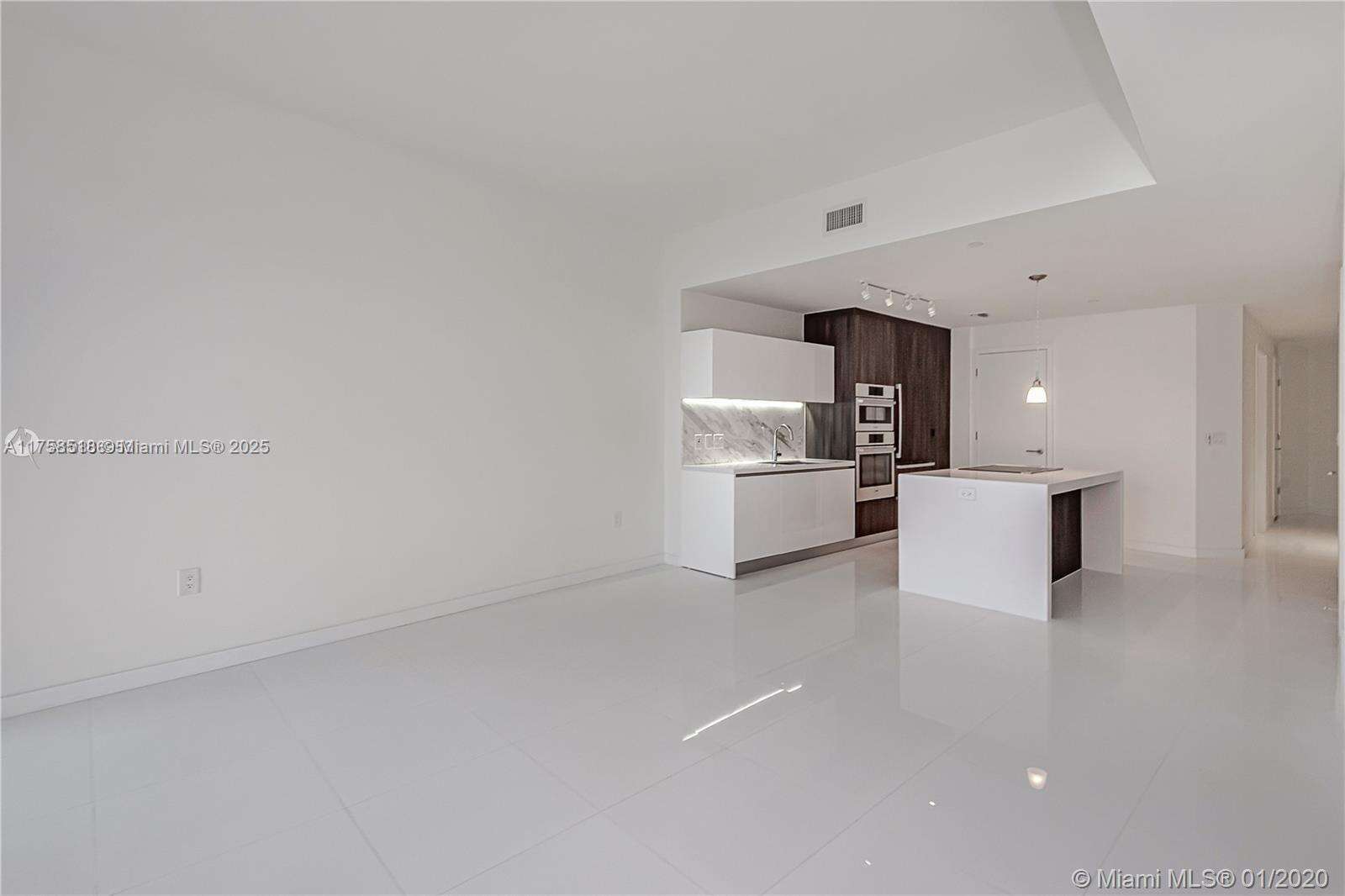 Paramount Miami Worldcenter at 851 1st Ave, Miami, FL 33132 - For Sale photo 5