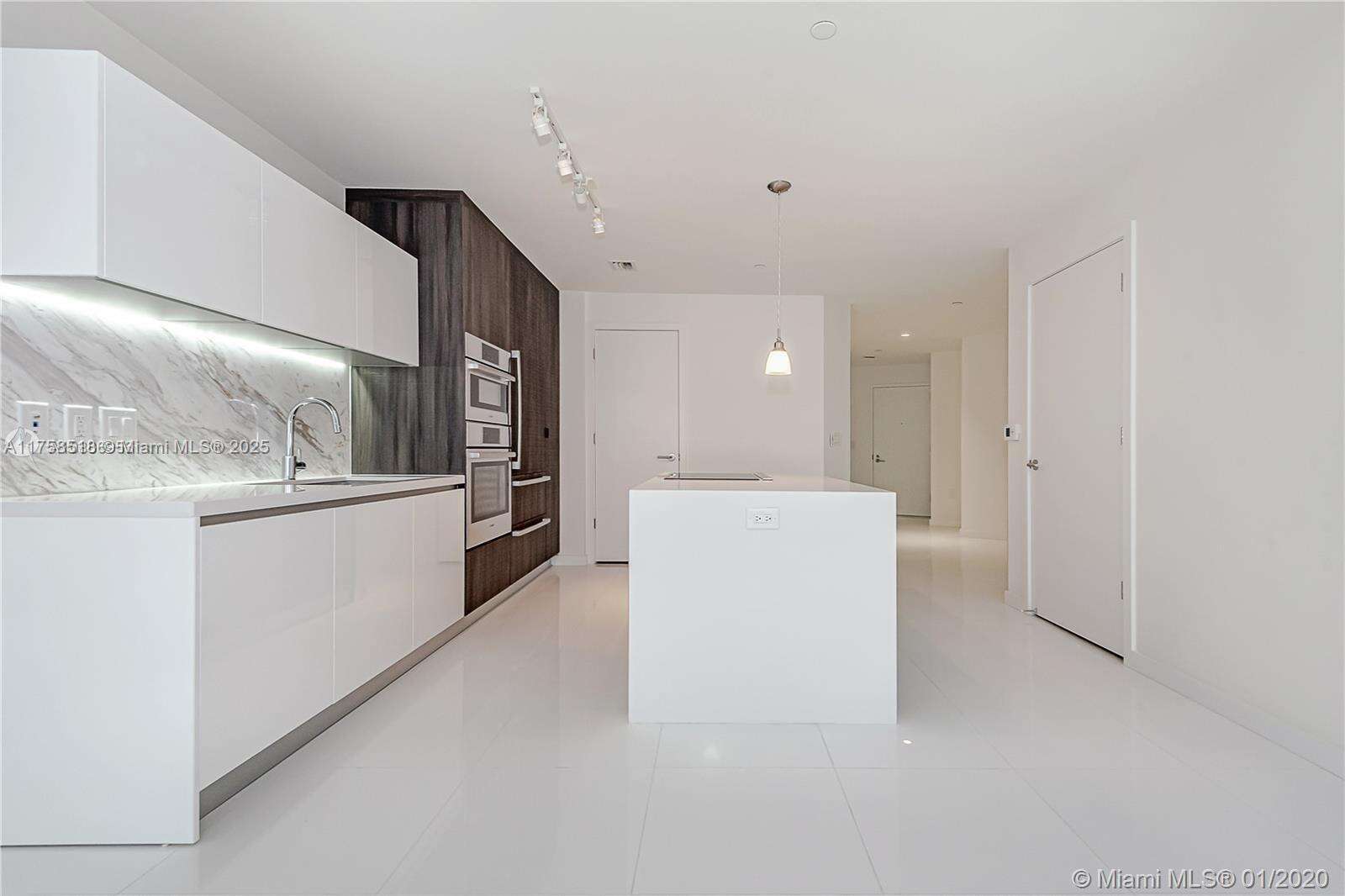 Paramount Miami Worldcenter at 851 1st Ave, Miami, FL 33132 - For Sale photo 7