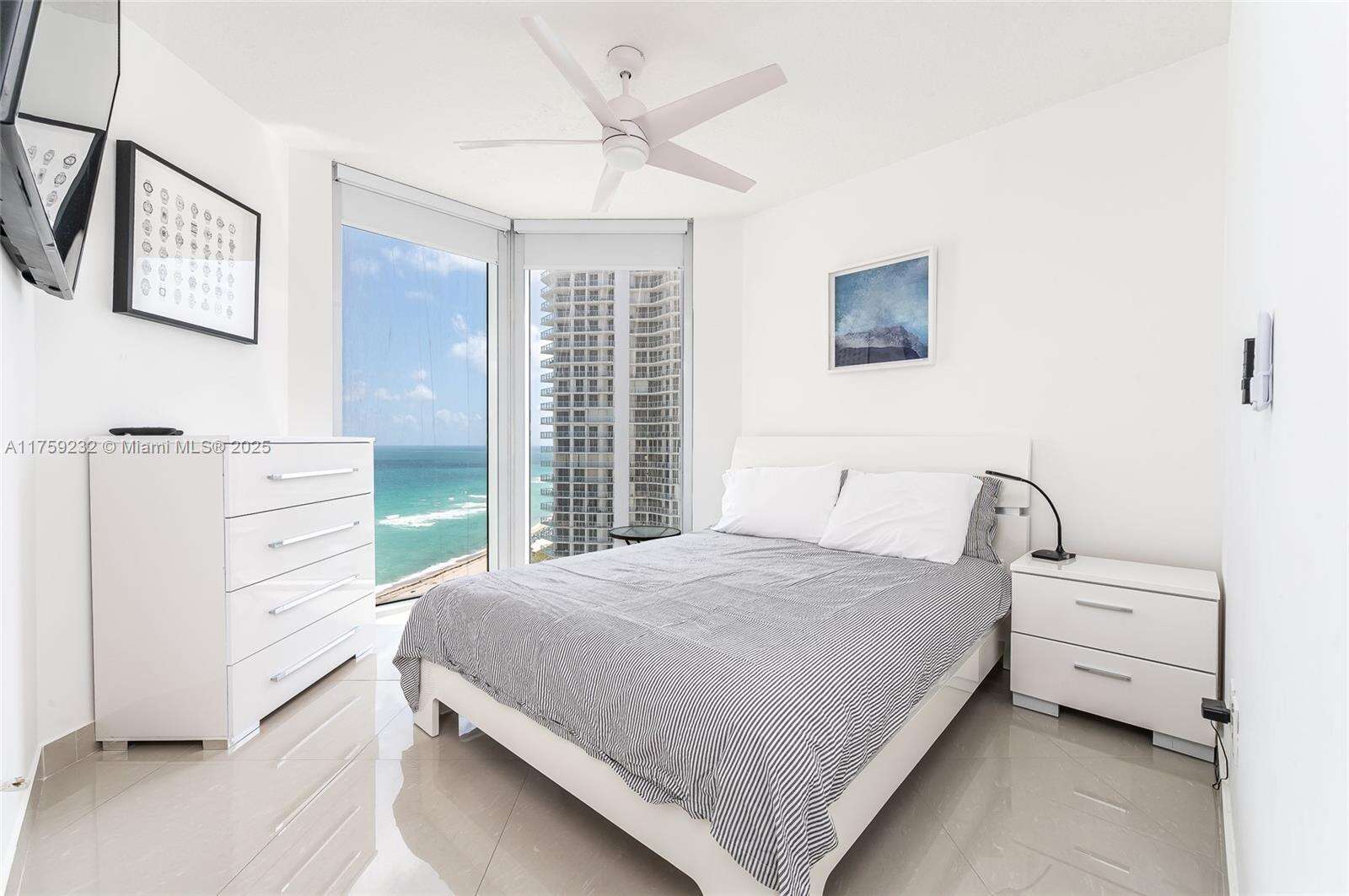 La Perla at 16699 Collins Ave, Sunny Isles Beach, FL 33160 - For Sale photo 16