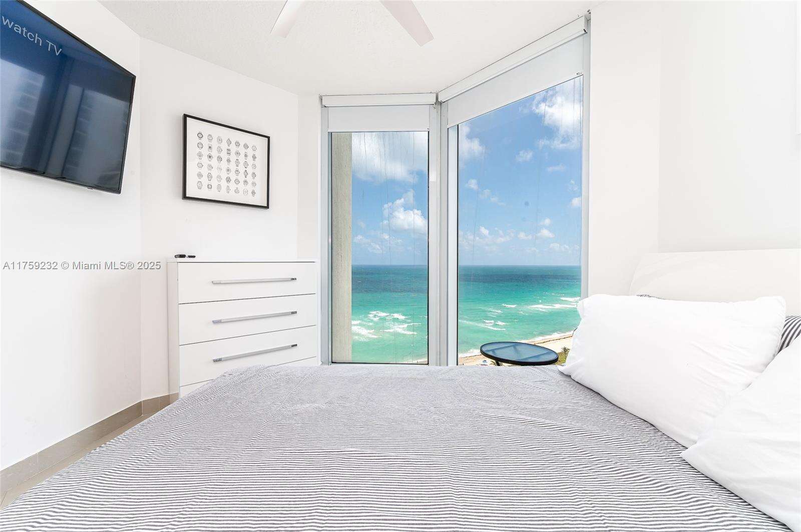 La Perla at 16699 Collins Ave, Sunny Isles Beach, FL 33160 - For Sale photo 17