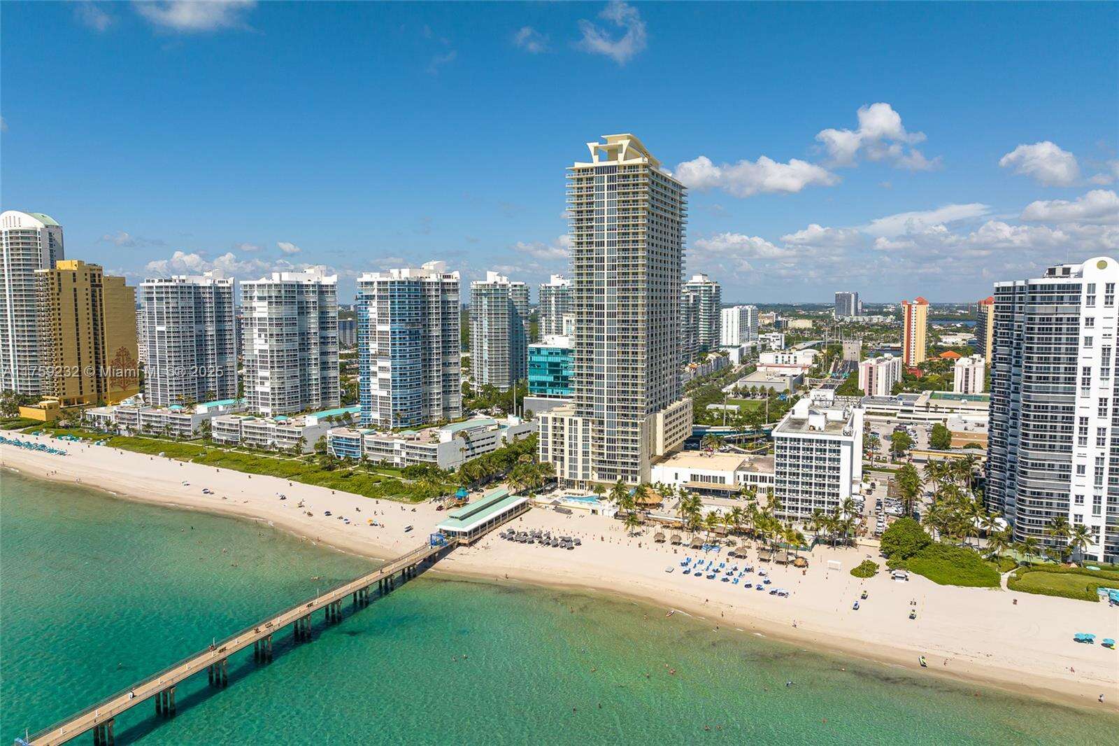 La Perla at 16699 Collins Ave, Sunny Isles Beach, FL 33160 - For Sale photo 28